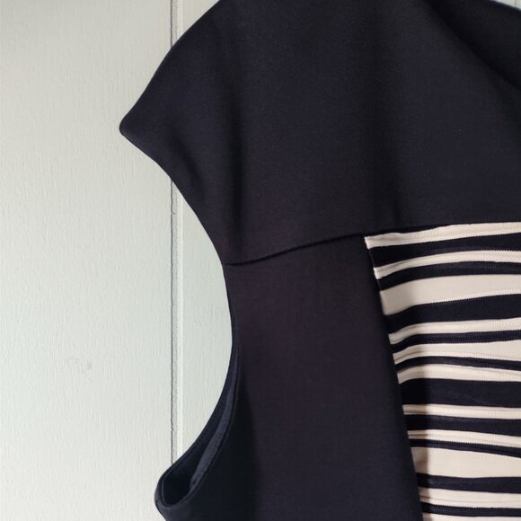Navy & White Split V-neck Striped Shift Dress - Picture 5 of 8